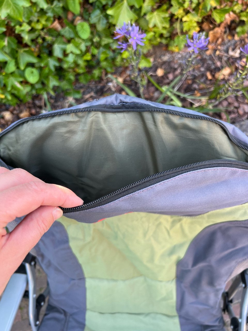 Twee mooie inklapbare camping stoeltjes