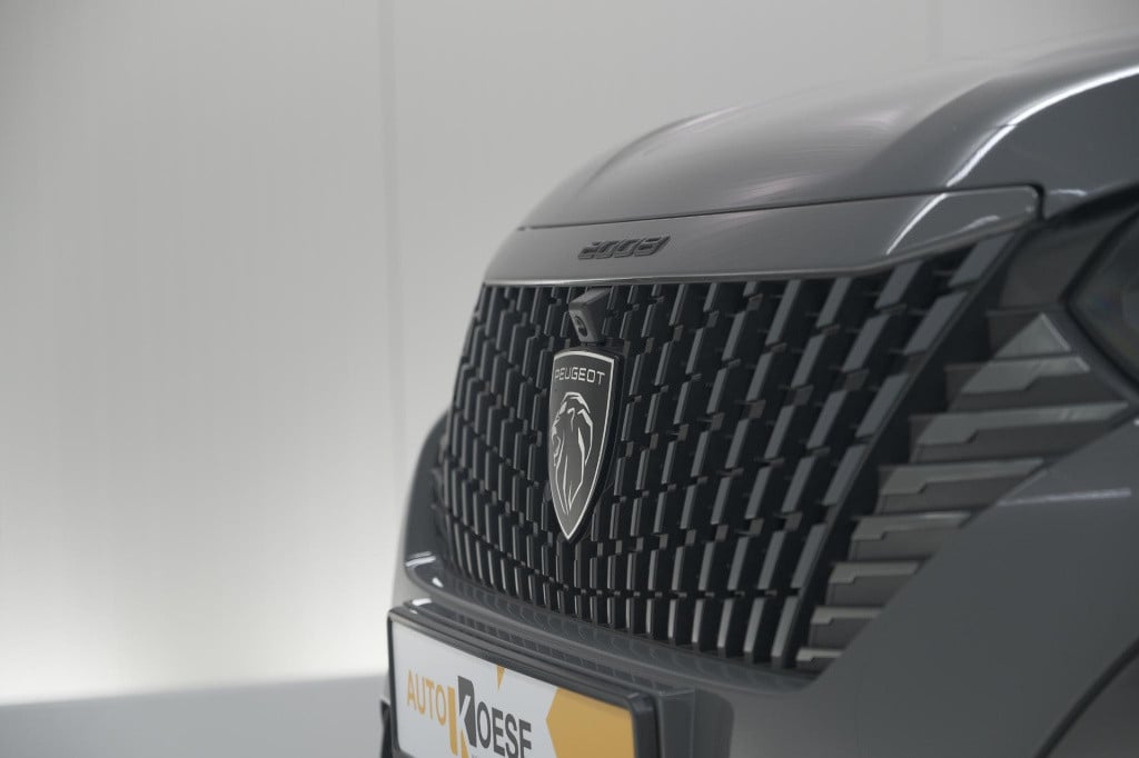 Peugeot 2008 puretech 130 eat8 gt | 360 camera | stoelmassage | adaptieve c