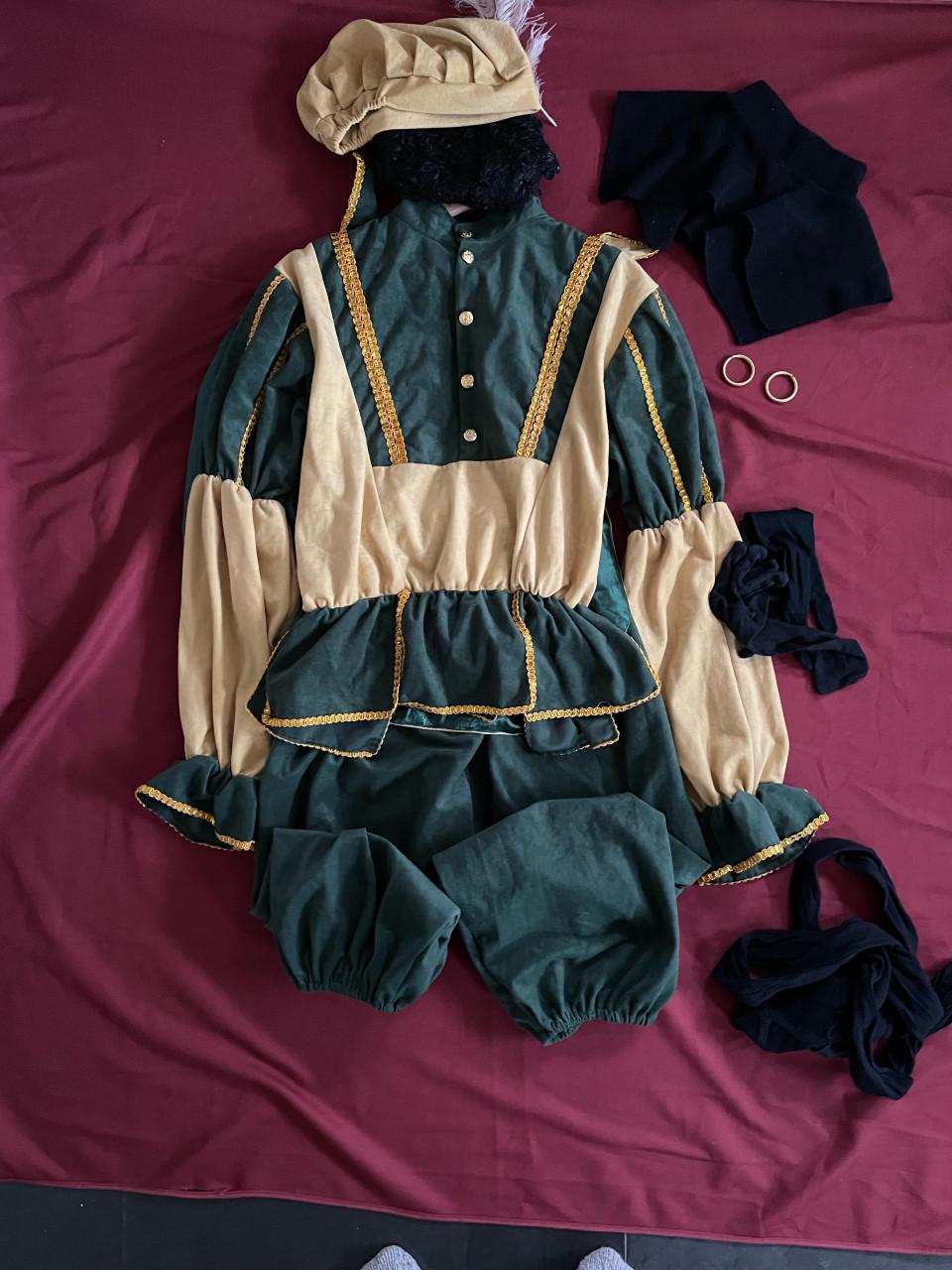 Sint en pieten pakken te huur