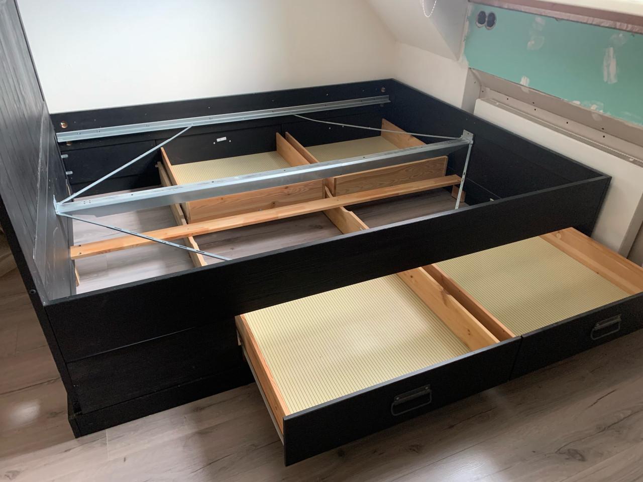 Tijdloos massief grenen bed 200x160