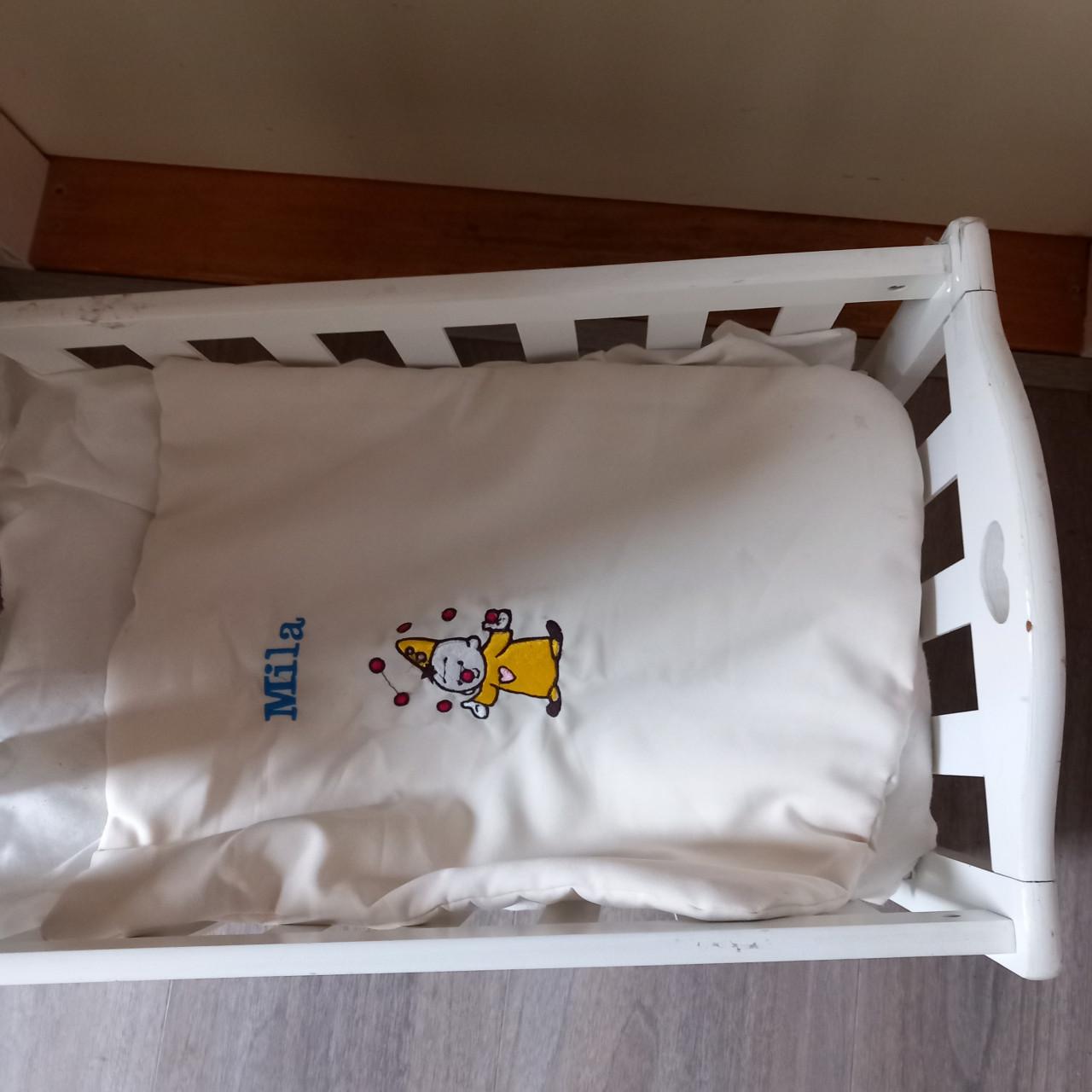 Houten poppenbed met matras en dekbed