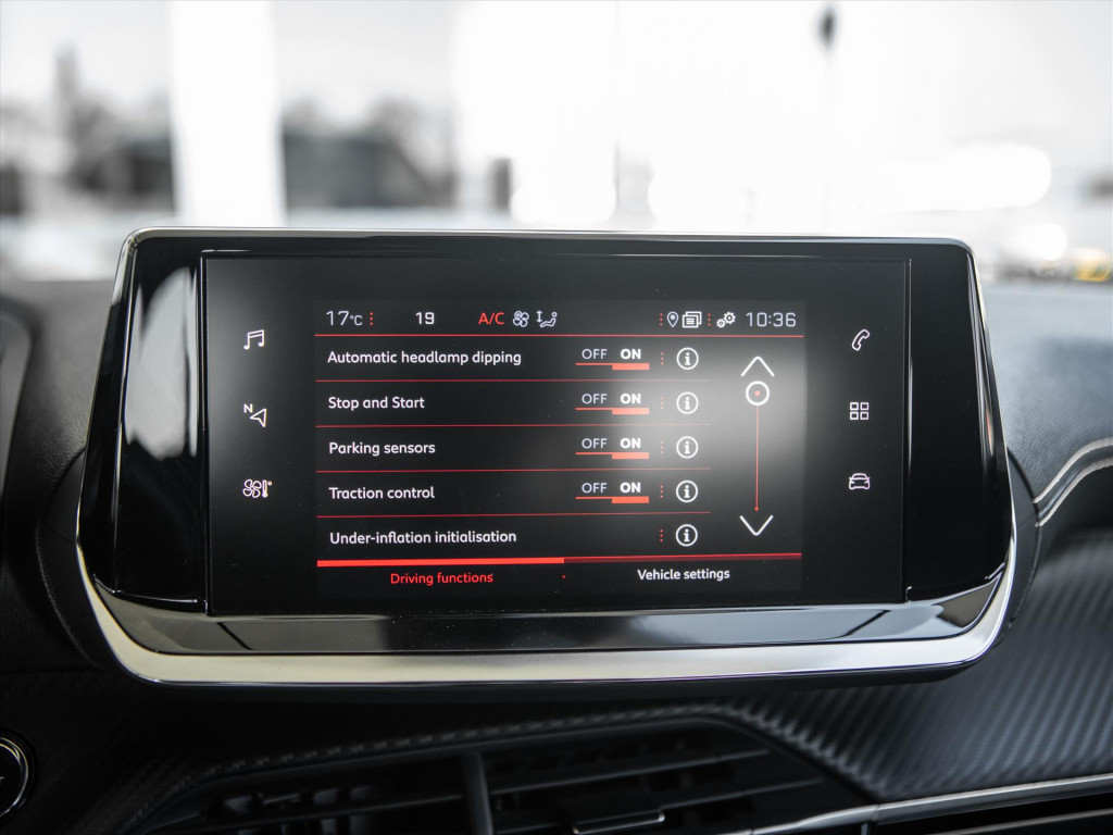 Peugeot 2008 1.2 puretech 130pk eat8