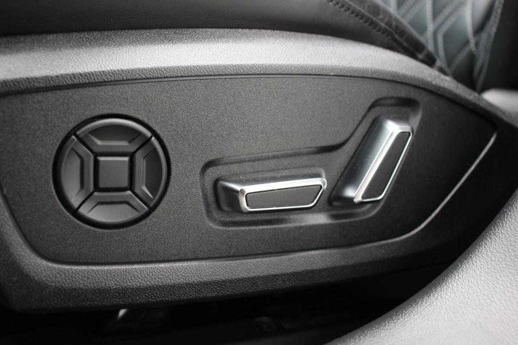 Audi A6 avant 55 tfsi e quattro s competition | rs stoelen | head up | memo