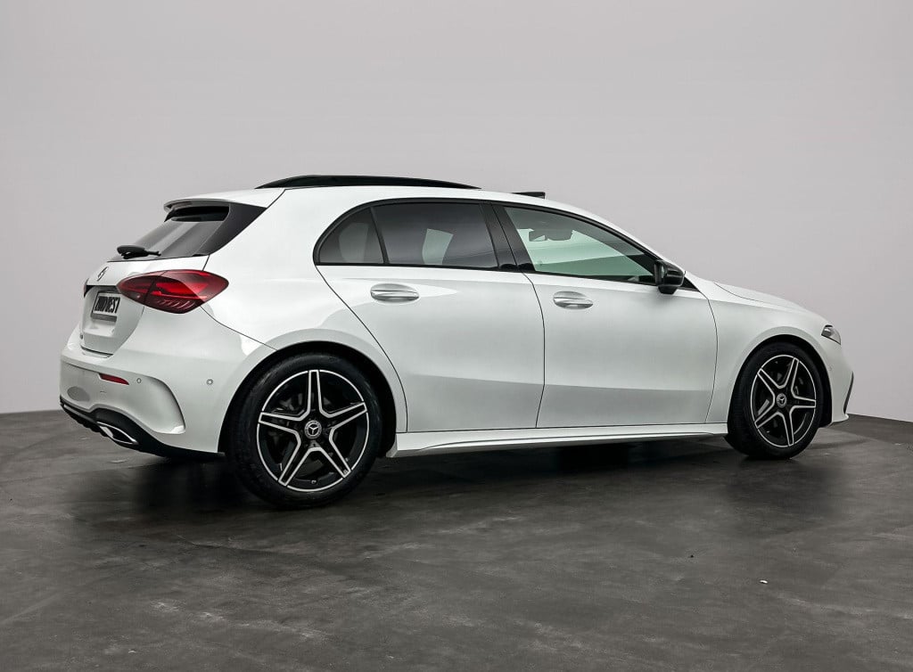 Mercedes-Benz A-Klasse 200 amg premium pano acc sfeer camera