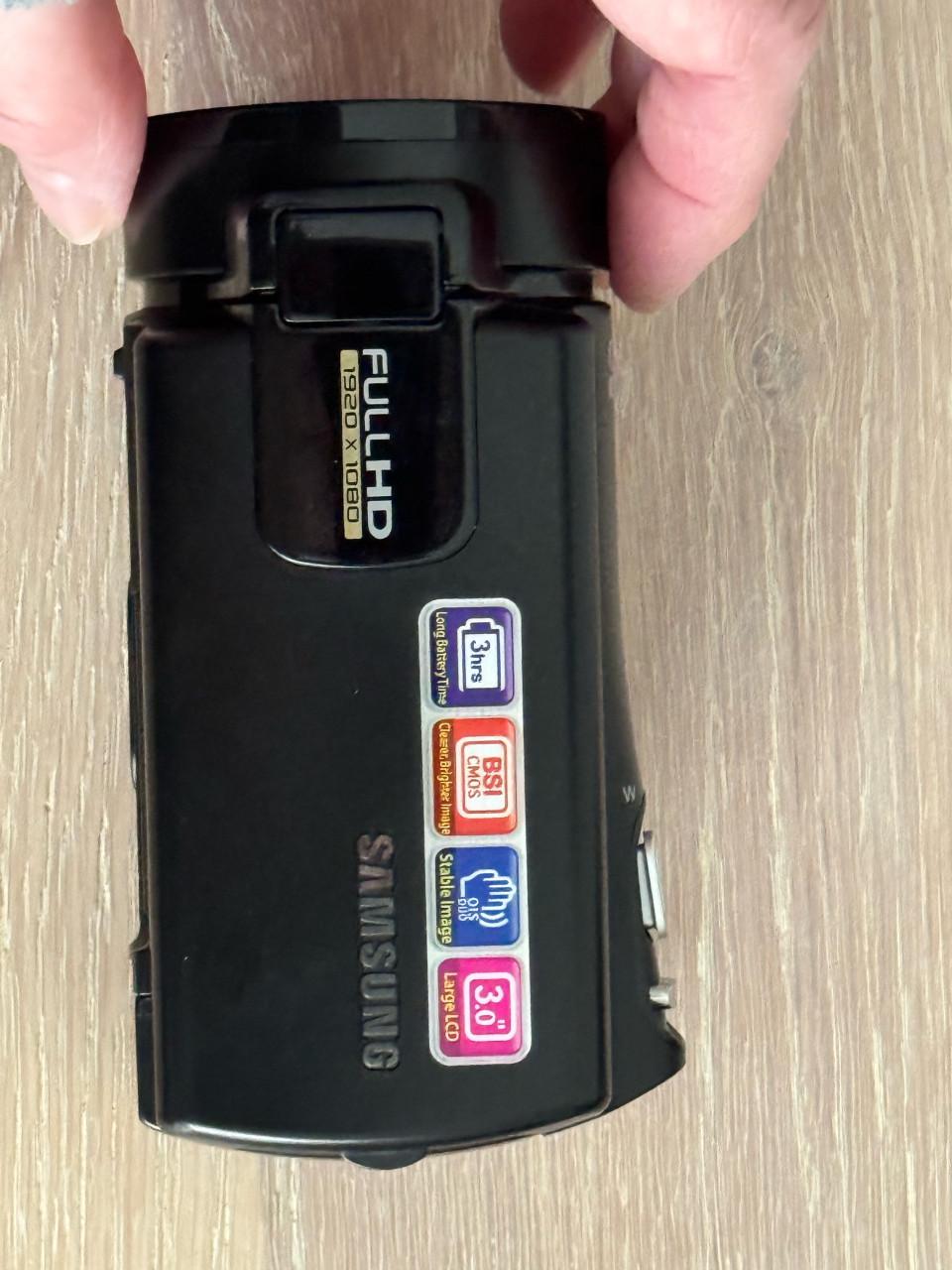 Complete Samsung HMX-H300 camcorder