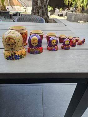 Heel groot vintage 7 delig matroesjka's set, met de hand geschilderd