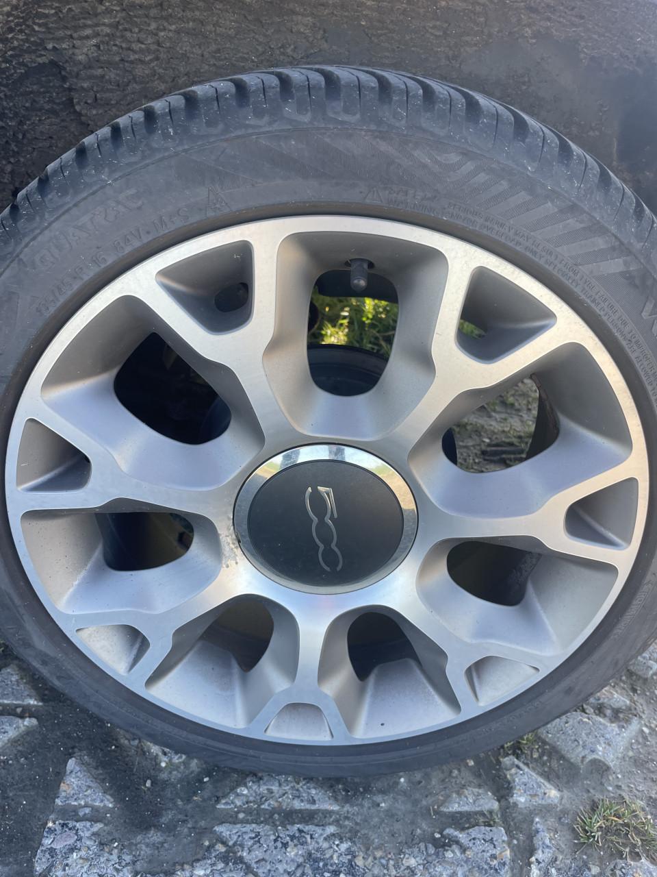 Fiat 500 cabriolet hybride rock star