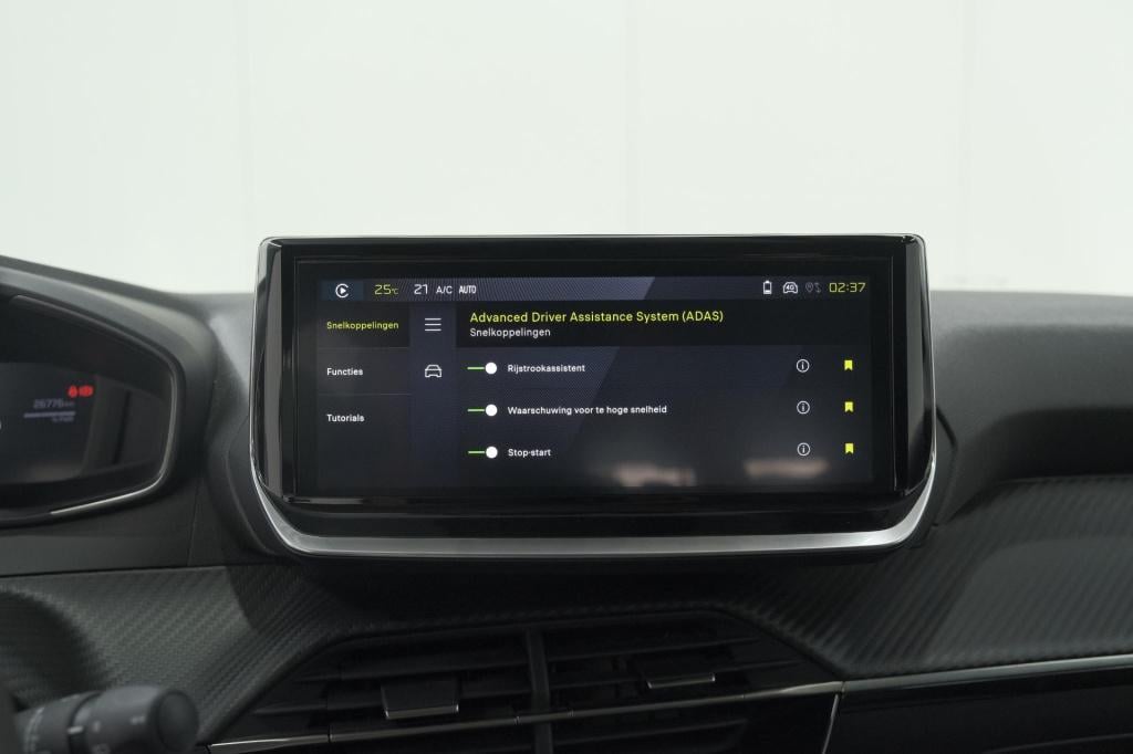 Peugeot 208 1.2 hybrid 110 e-dcs6 allure | climate control | apple carplay 