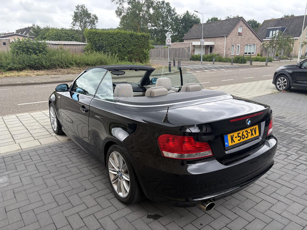 BMW 1-serie Cabrio 118i Airco PDC 2008 Boekjes