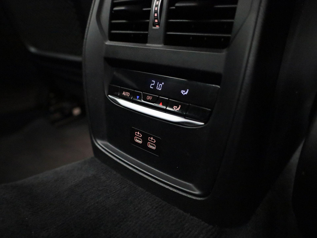 BMW 3-serie 318i business edition | automaat | lmv | half leder | virtual c