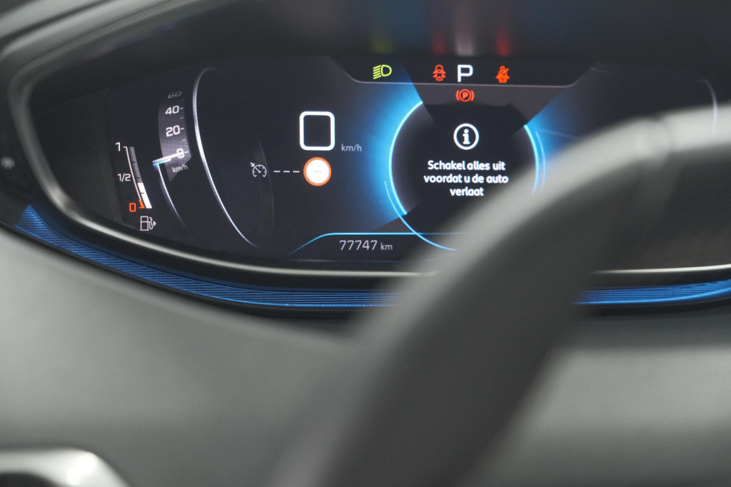 Peugeot 5008 puretech 130 eat8 active pack | 7 zitplaatsen | camera | navig