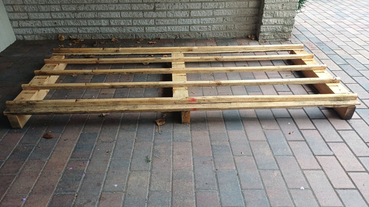 GRATIS pallet