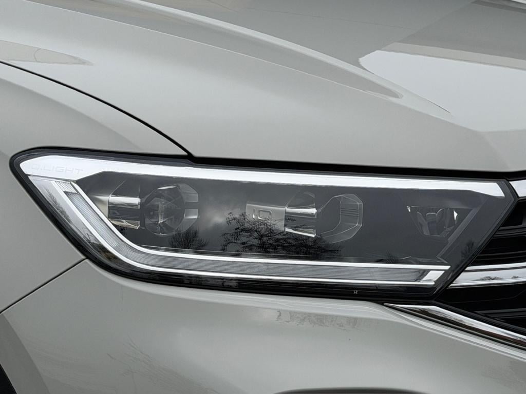 Volkswagen T-roc 1.5 tsi 150pk dsg r-line | camera | keyless | elek. achter