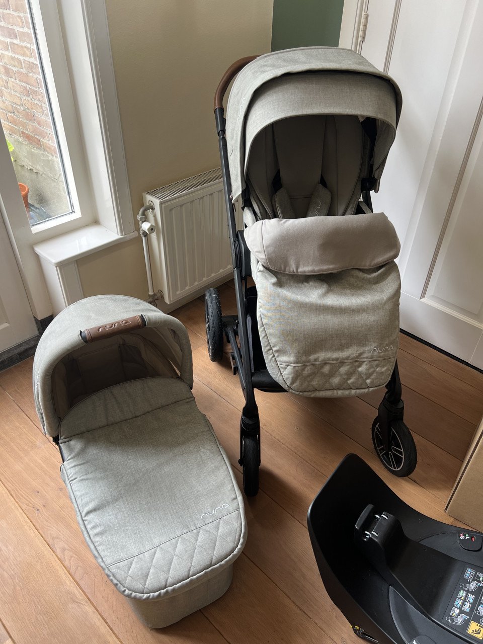 Nuna Mixx Next 2-in-1 + Maxi Cosi Pebble + Familyfix 360 base