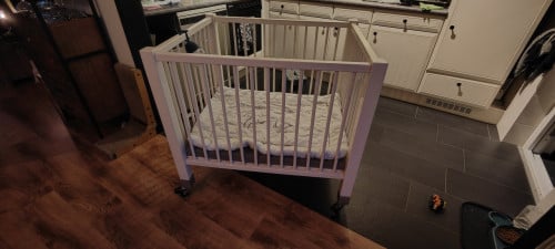 Baby box op wielen