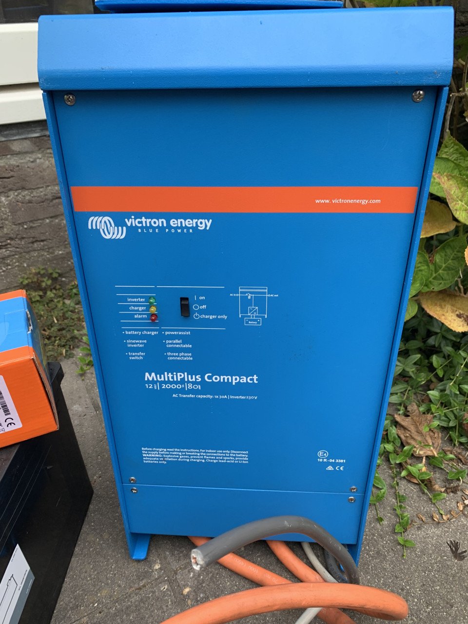 Victron Multiplus 12/2000/80-32 230v met toebehoren