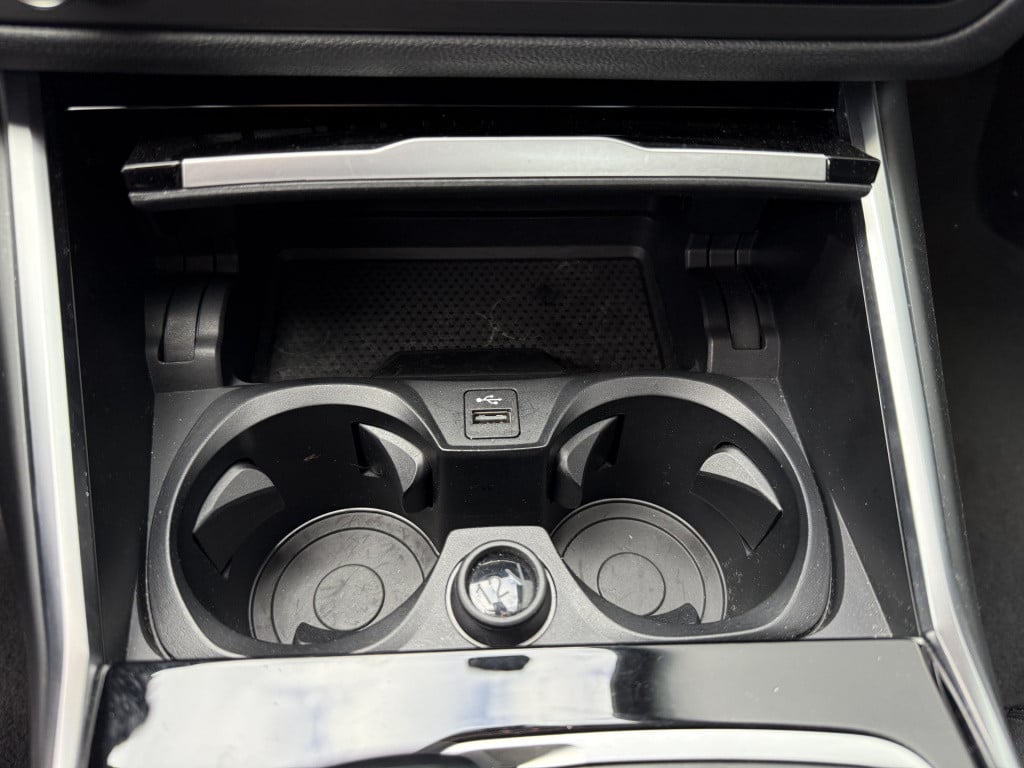 BMW 3-serie 320i automaat high executive sedan