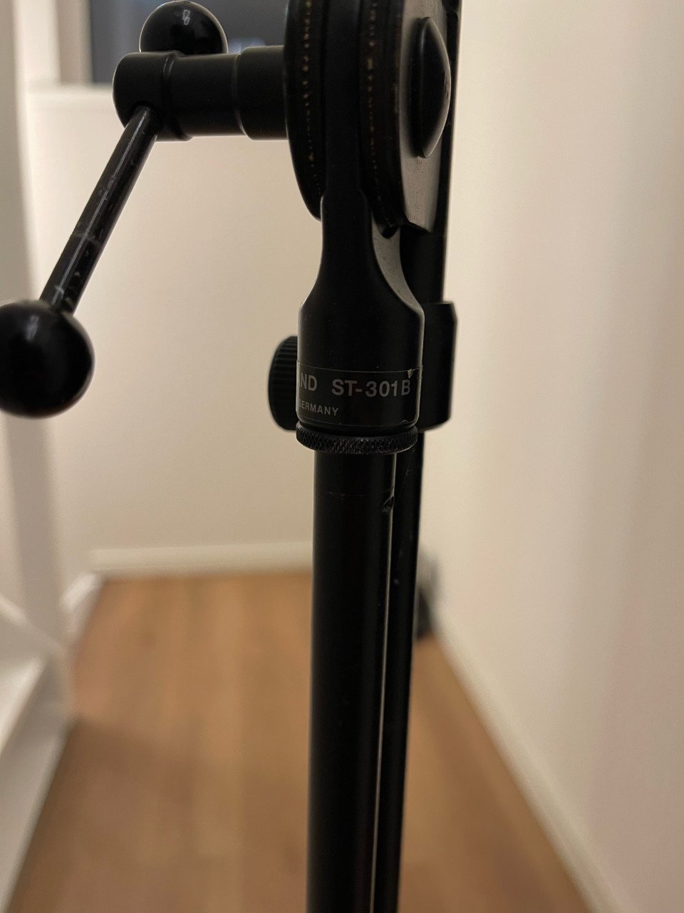 TOA ST-301B microfoonstandaard – degelijke kwaliteit, goede staat