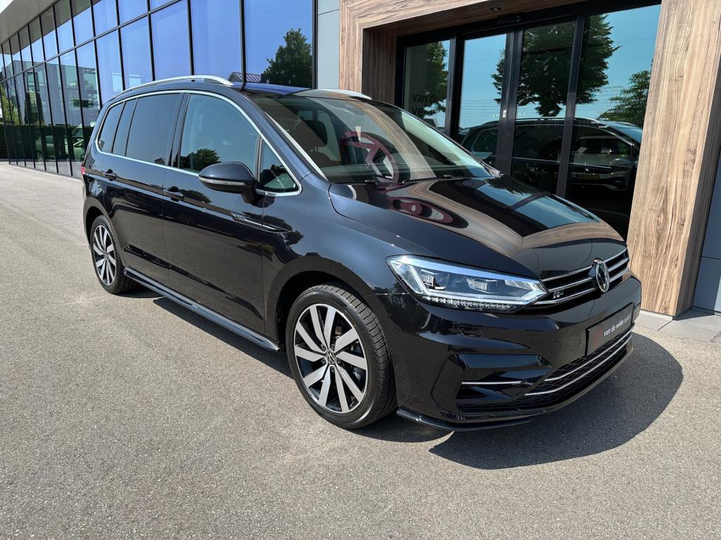 Volkswagen Touran 1.5 tsi 150pk dsg r-line highline | led | trekhaak | dode