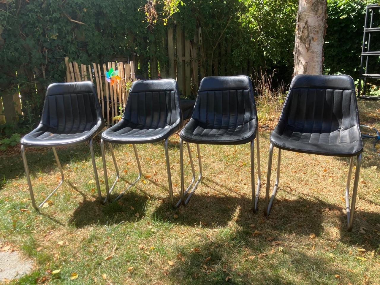 4 stoere eettafelstoelen
