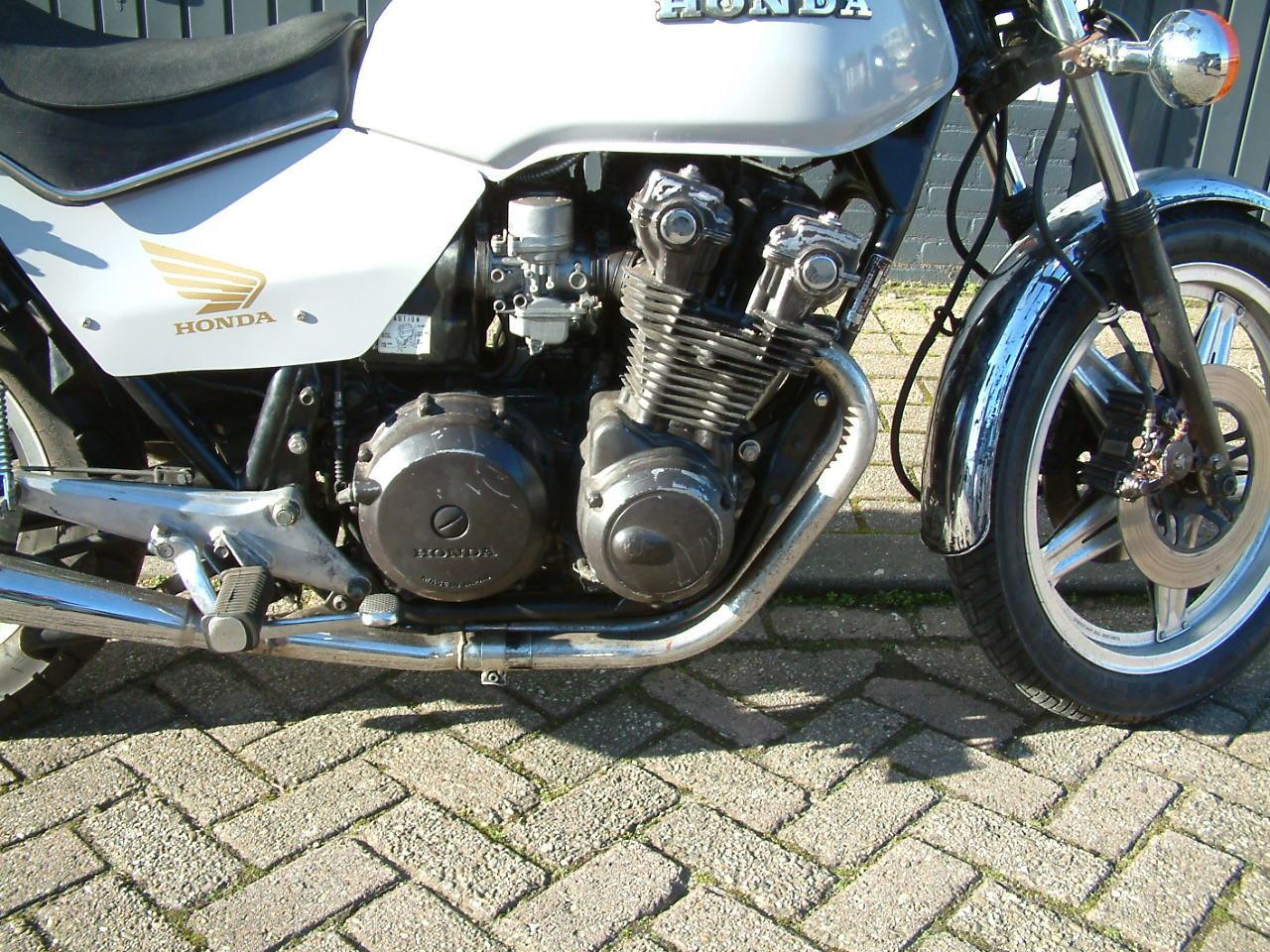 Honda cb 750  1980   50000 km   nog maar 46 jaar oud en nog  steeds perfect
