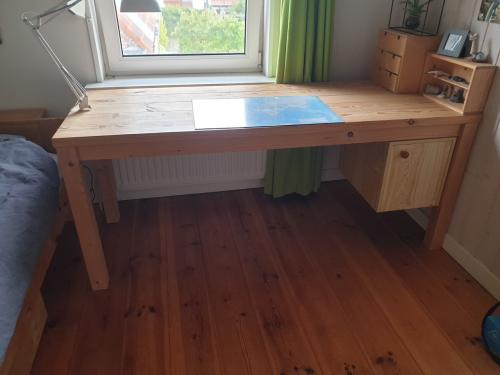 Houten bureau 180-66cm