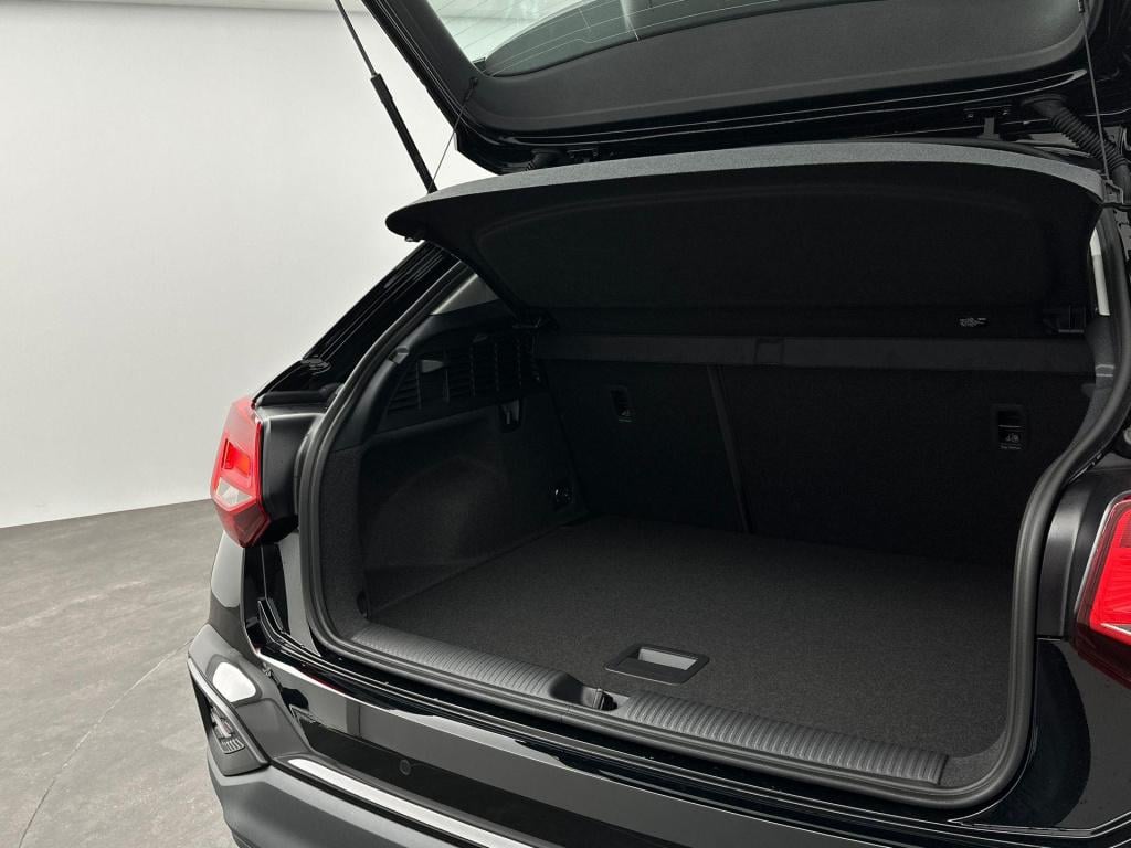 Audi Q2 pro line 35 tfsi 110 kw / 150 pk hatchback 7 versn