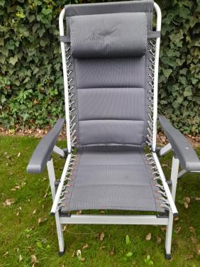 4 Obelink stoelen (prima staat alleen de ringen gaan roesten)per stuk €7,50