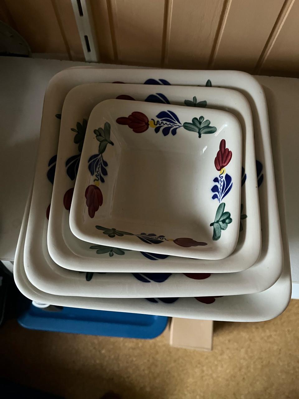 Boerenbonte schalen vierkant.