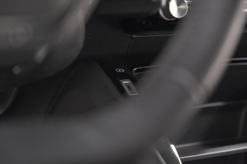 Peugeot 208 puretech 75 active pack | navigatie | parkeersensoren | apple c