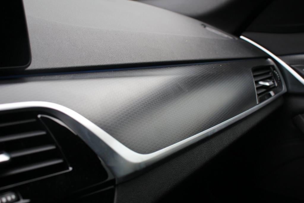 BMW 5 Serie touring 530e m-sport - 292 pk - berninagrau - trekhaak - applec