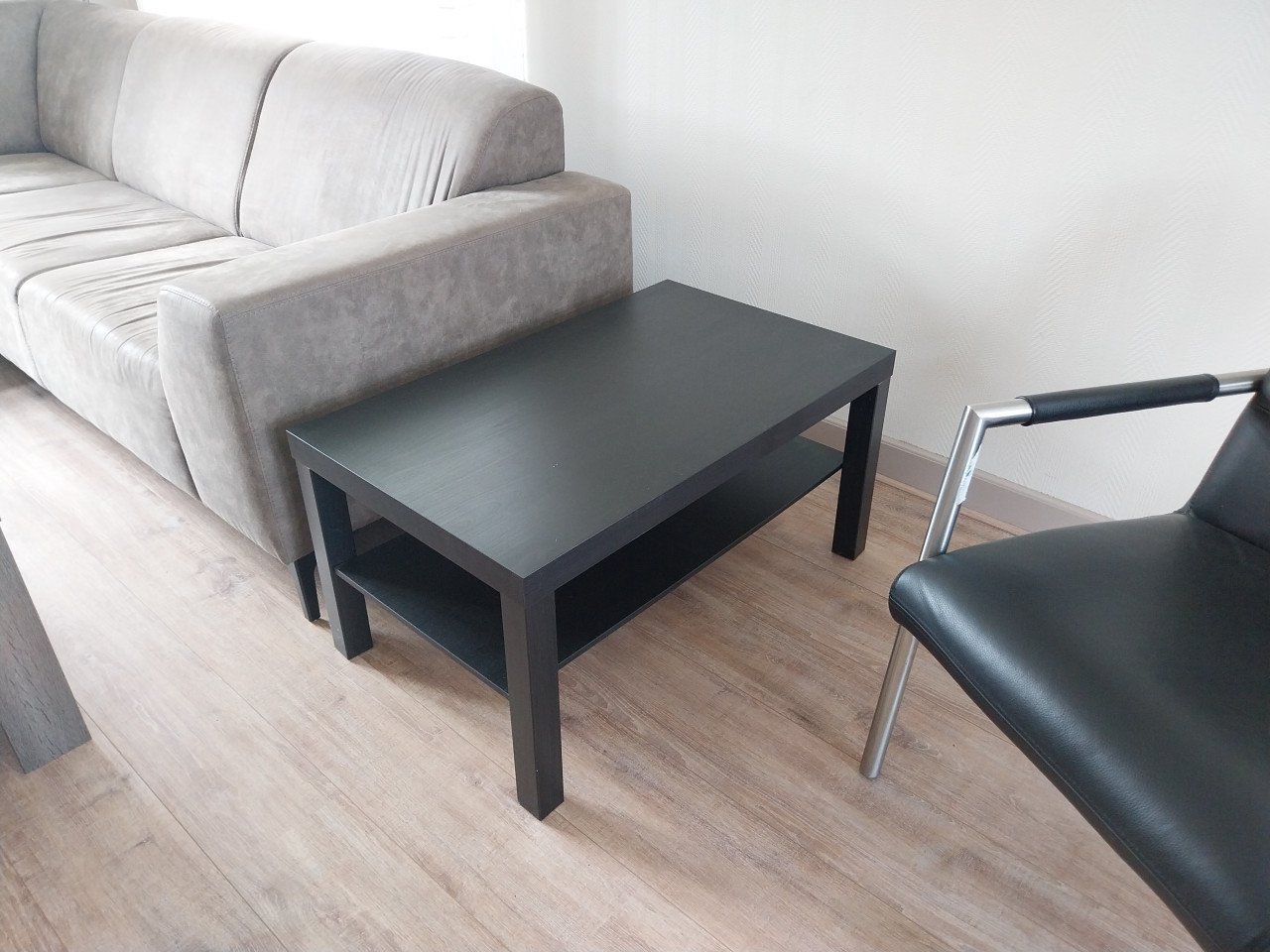 Bijzettafeltje of kleine salontafel
