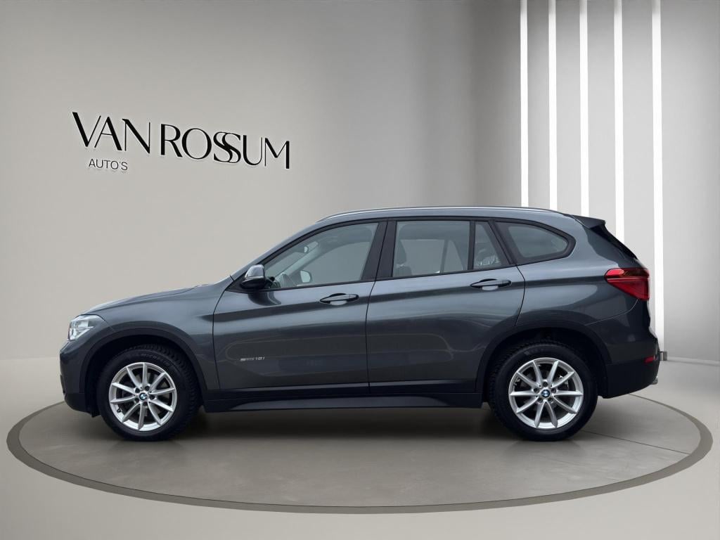 BMW X1 sdrive18i executive | verwarmde sportstoelen | camera | led | trekha