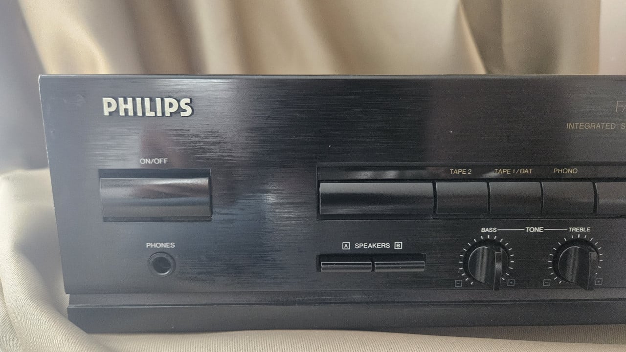 Philips FA630 geïntegreerde stereo versterker – werkend