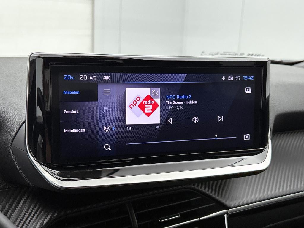 Peugeot 2008 1.2 hybrid 136 allure | rijklaar | 3d cockpit | keyless entry 
