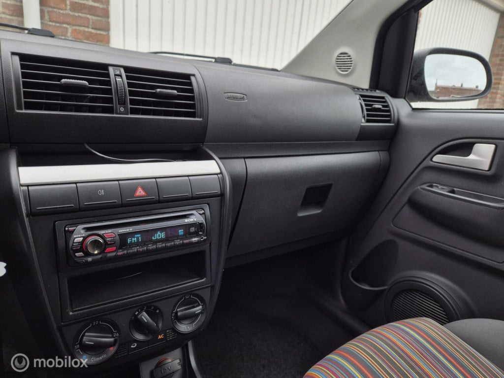 Volkswagen Fox 1.4 origineel nl / airco / nieuwe apk