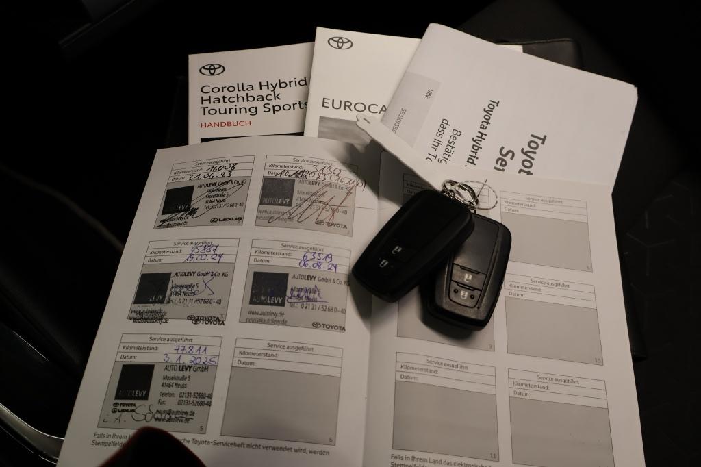 Toyota Corolla 1.8 hybrid dynamic plus | pdc | dode hoek | stoel-en stuurve