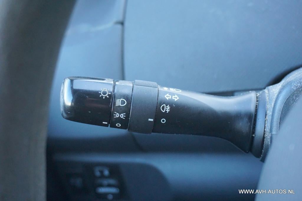 Toyota Yaris 1.0 vvti acces