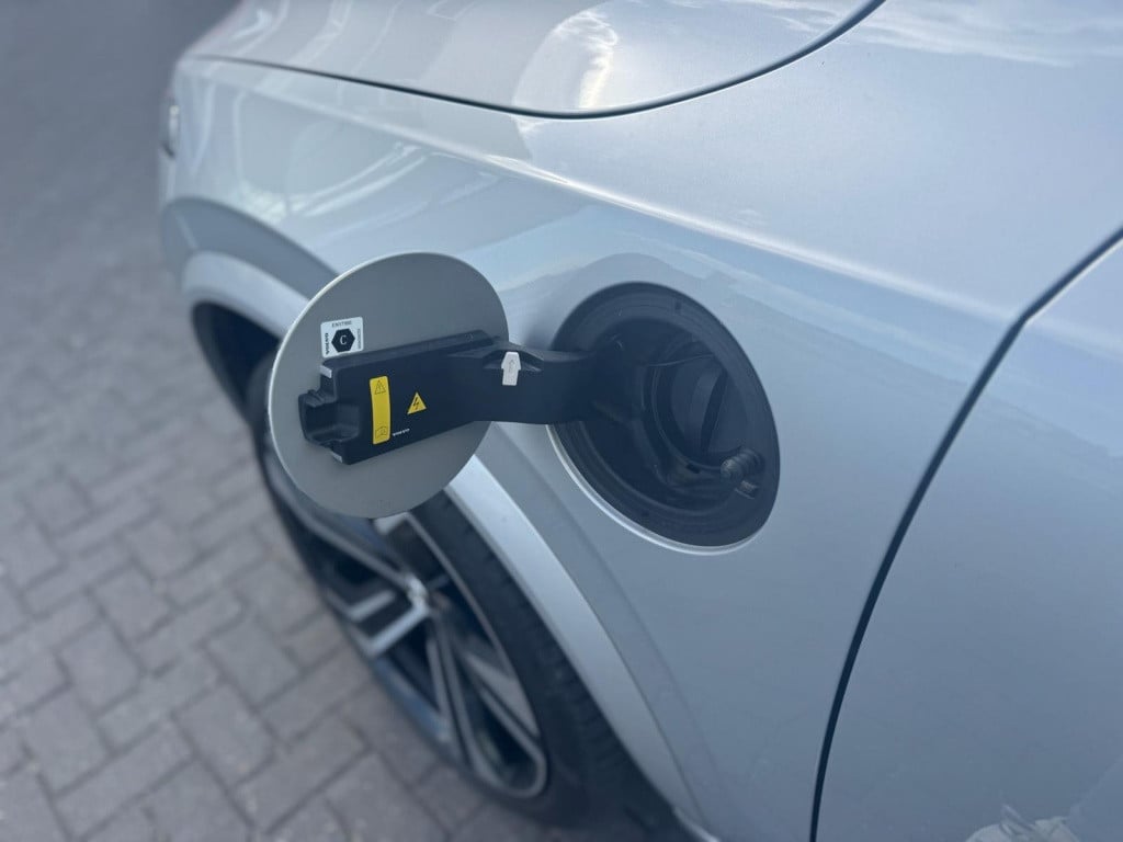 Volvo XC90 t8 455pk recharge ultra dark| full options!! b&w | luchtvering