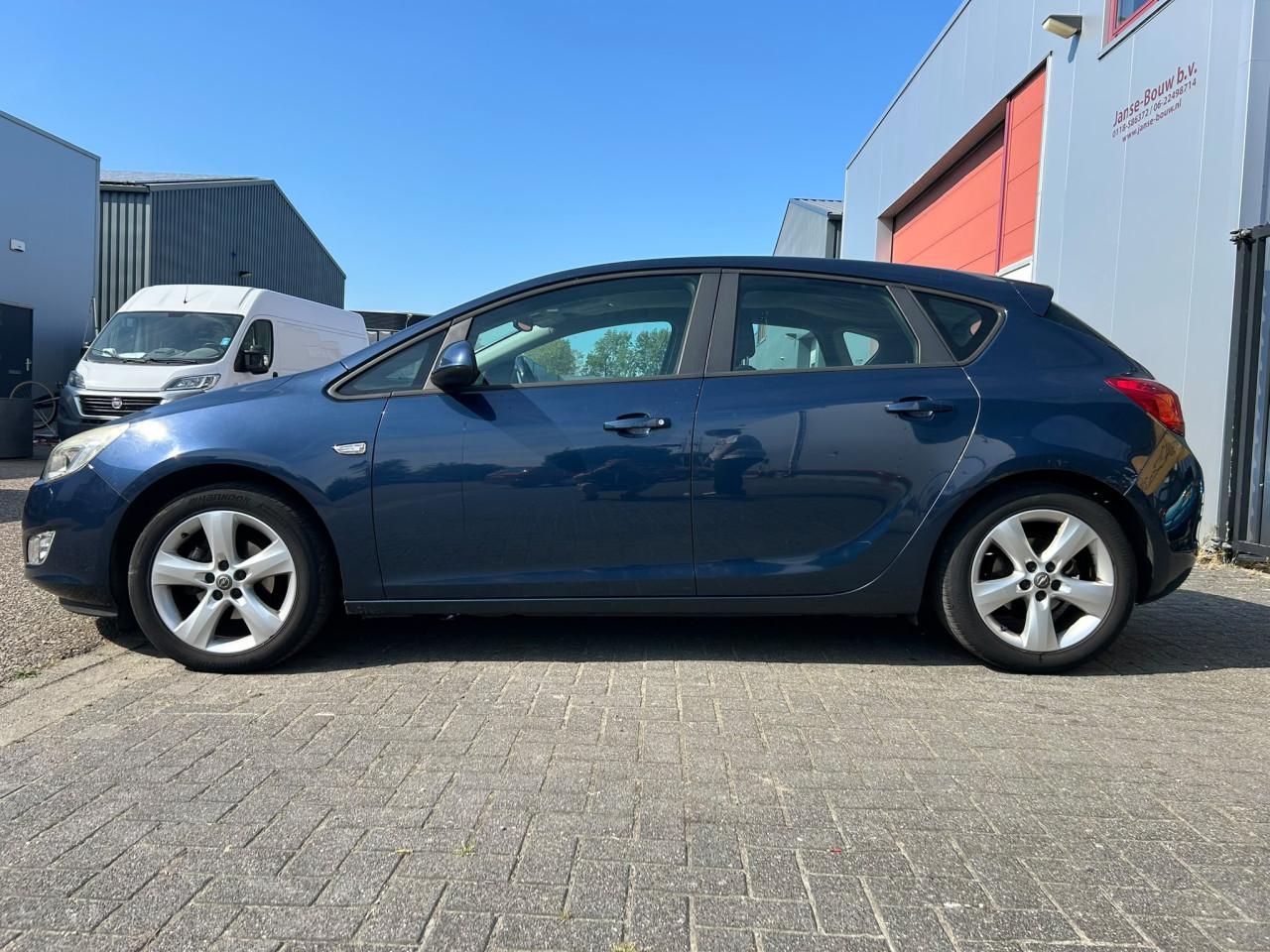 Opel Astra 1.4 Turbo Edition Airco Cruise 17" LM Regensensor Opel Eye APK
