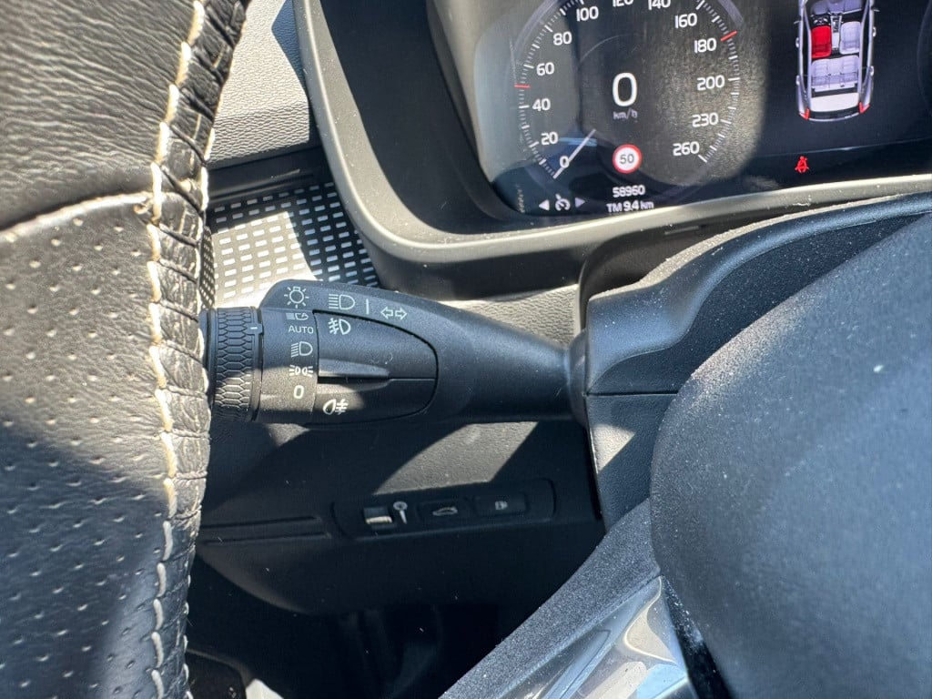 Volvo XC40 1.5 t4 recharge r-design black edition