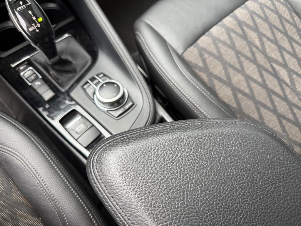 BMW X1 s-drive20i 192pk automaat high executive panoramadak