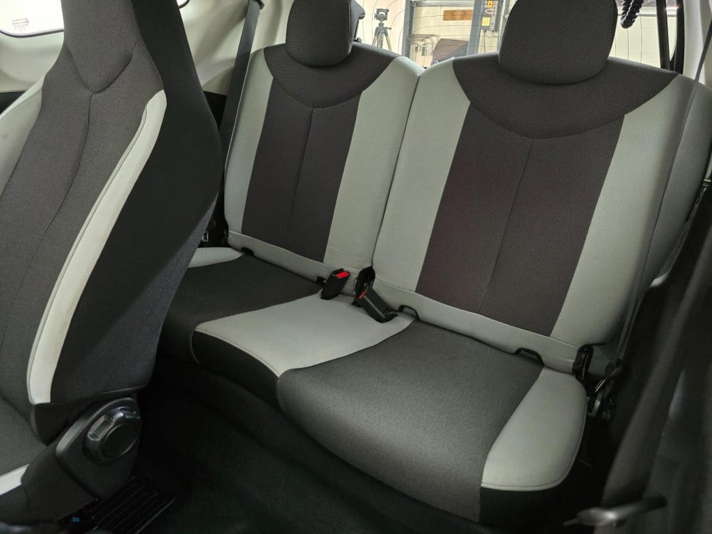 Toyota Aygo occasion 1.0 vvt-i x-play | tweedehands toyota aygo wit | autom