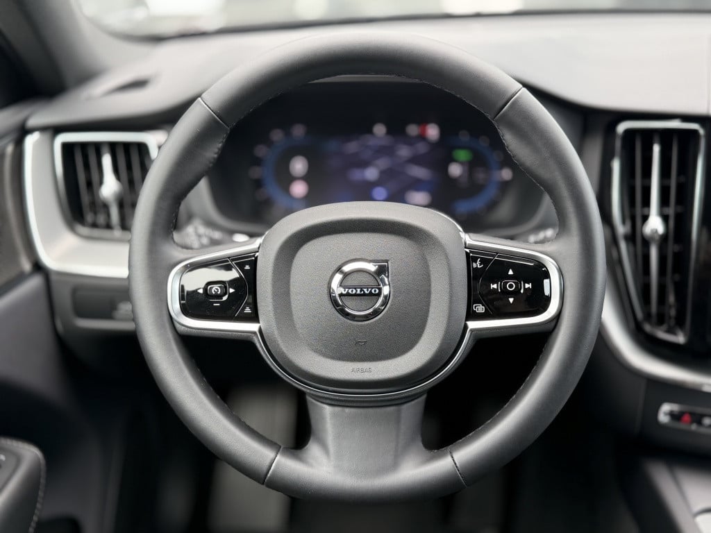 Volvo XC60 t8 455pk recharge ultra black ed| pano| 360 camera| stoel.vent|