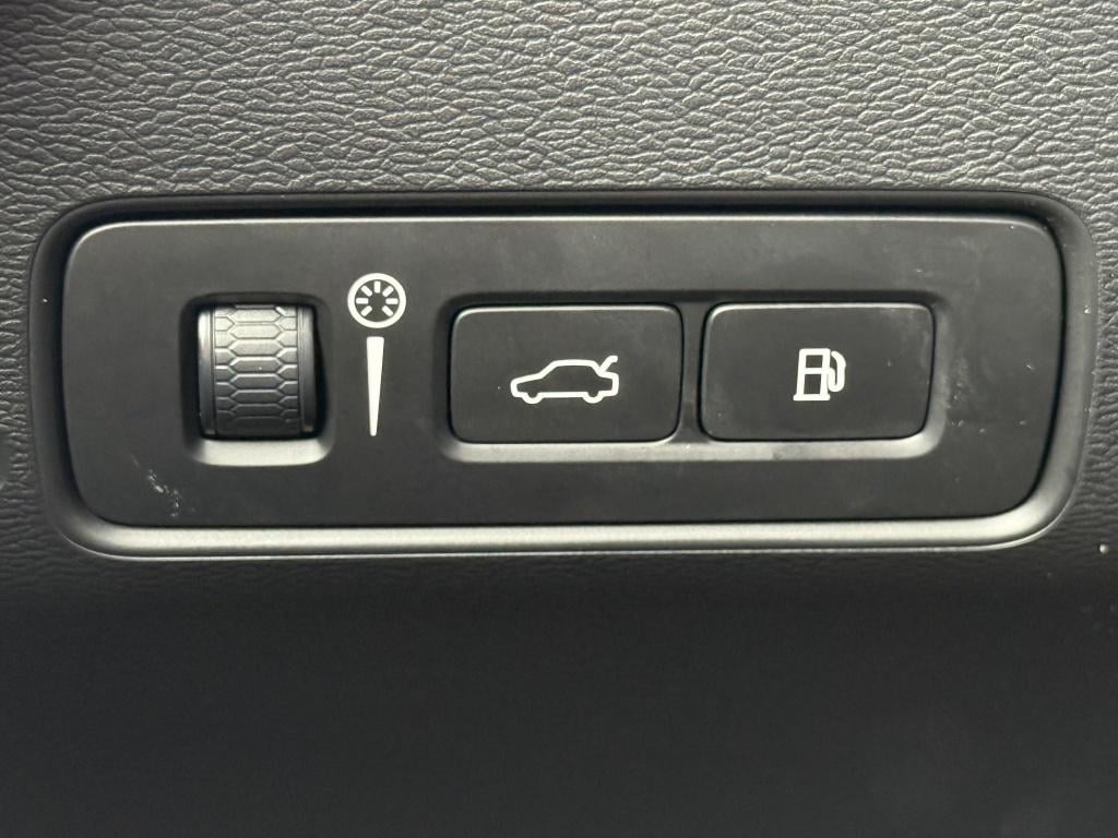 Volvo XC40 t5 262pk recharge r-design| adap.cruise| trekhaak| camera| keyle