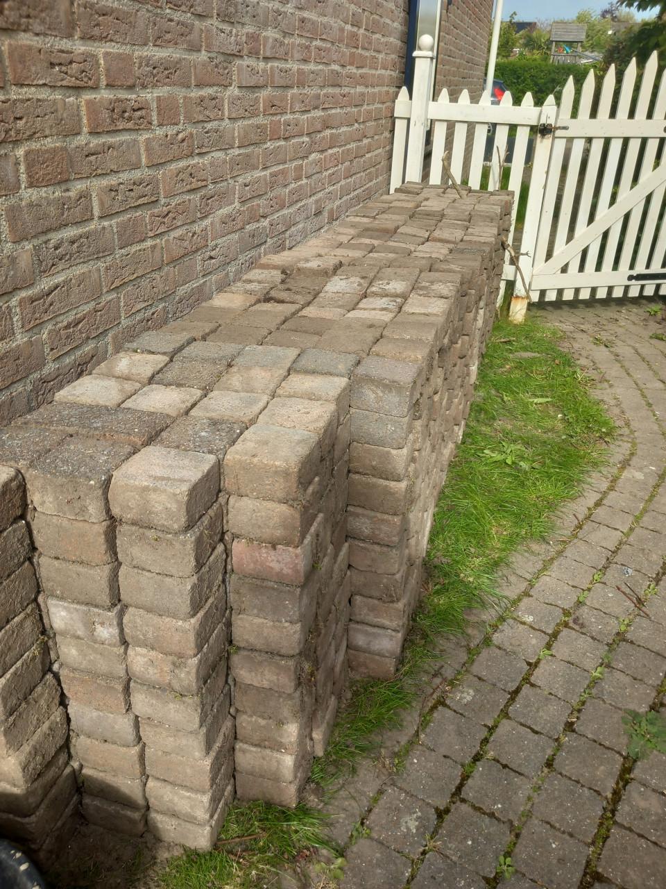 GRATIS TUINTEGELS - DIRECT BESCHIKBAAR