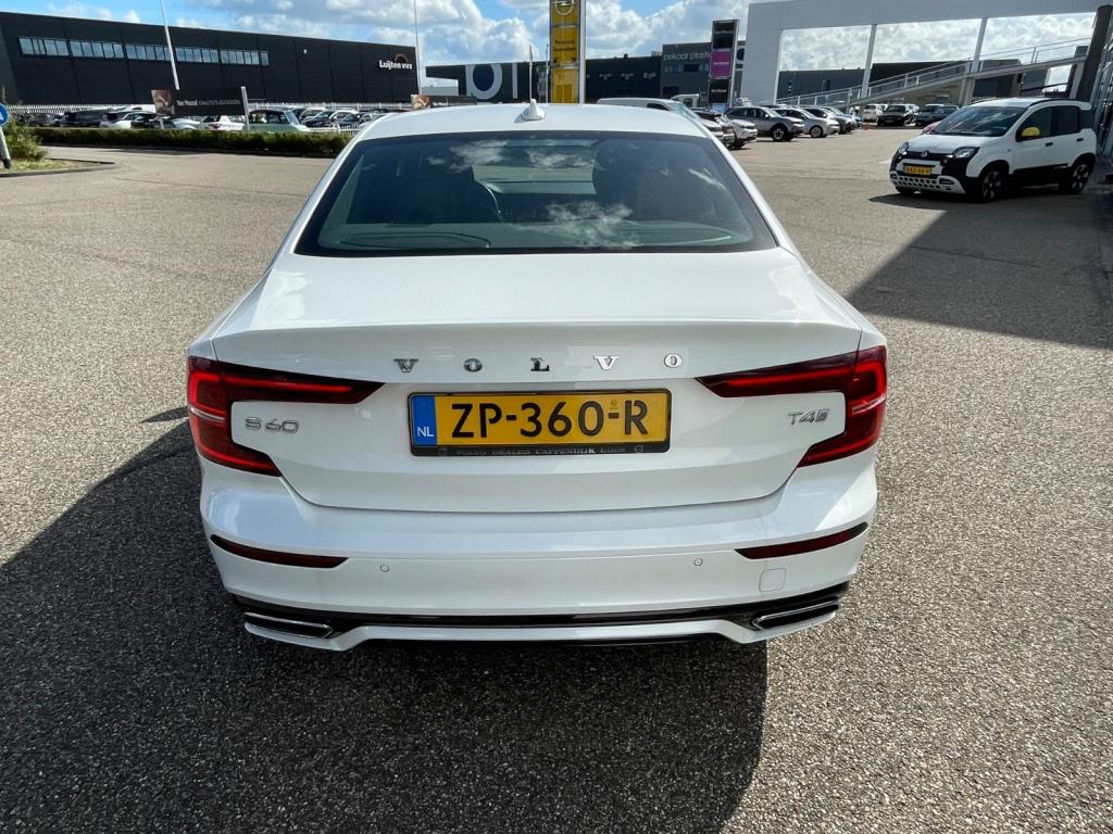 Volvo S60 t4 190pk r-design| 360camera| trekhaak| adap.cruise