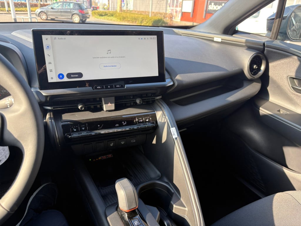 Toyota C-hr 2.0 plug-in hybrid 220 dynamic