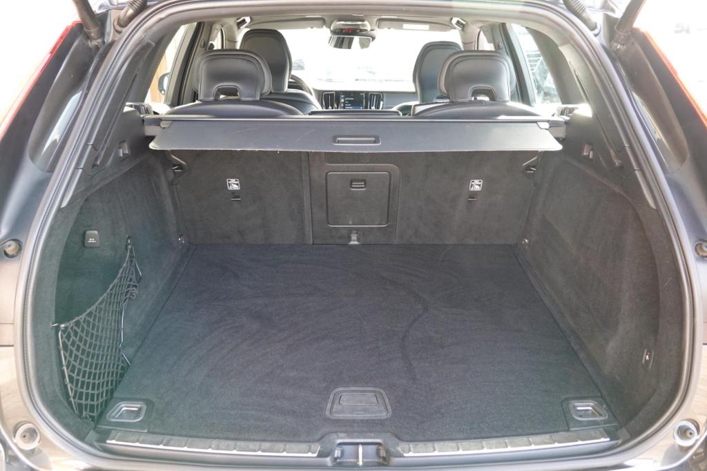 Volvo XC60 2.0 b5 r-design