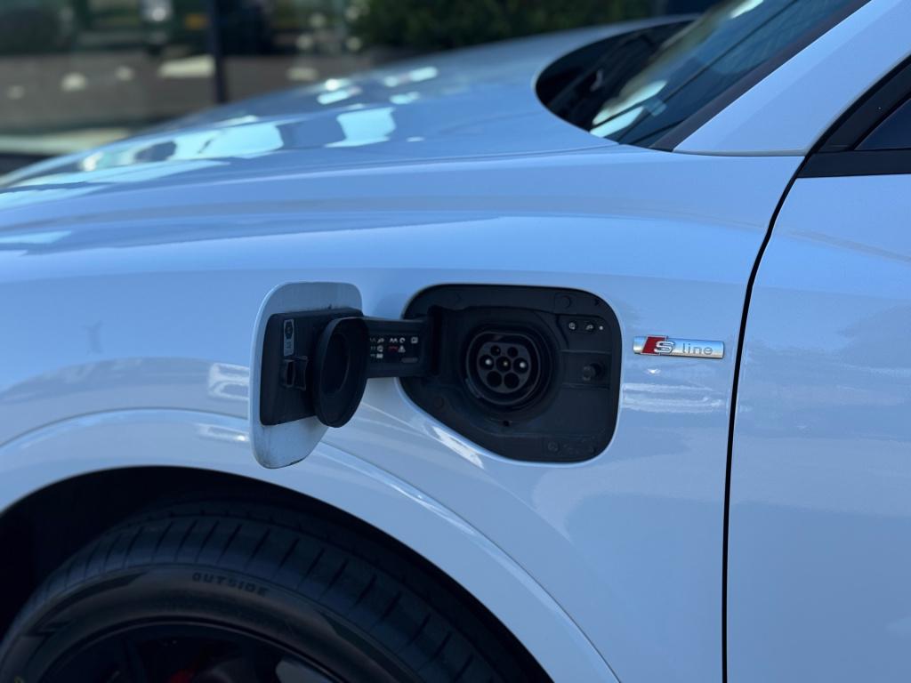 Audi Q3 45 tfsi e s edition * camera * matrix led * carplay